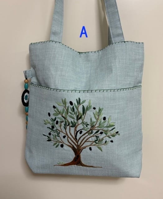 新着：手刺繍トートバッグ（オリーブ、外ポケット付き）