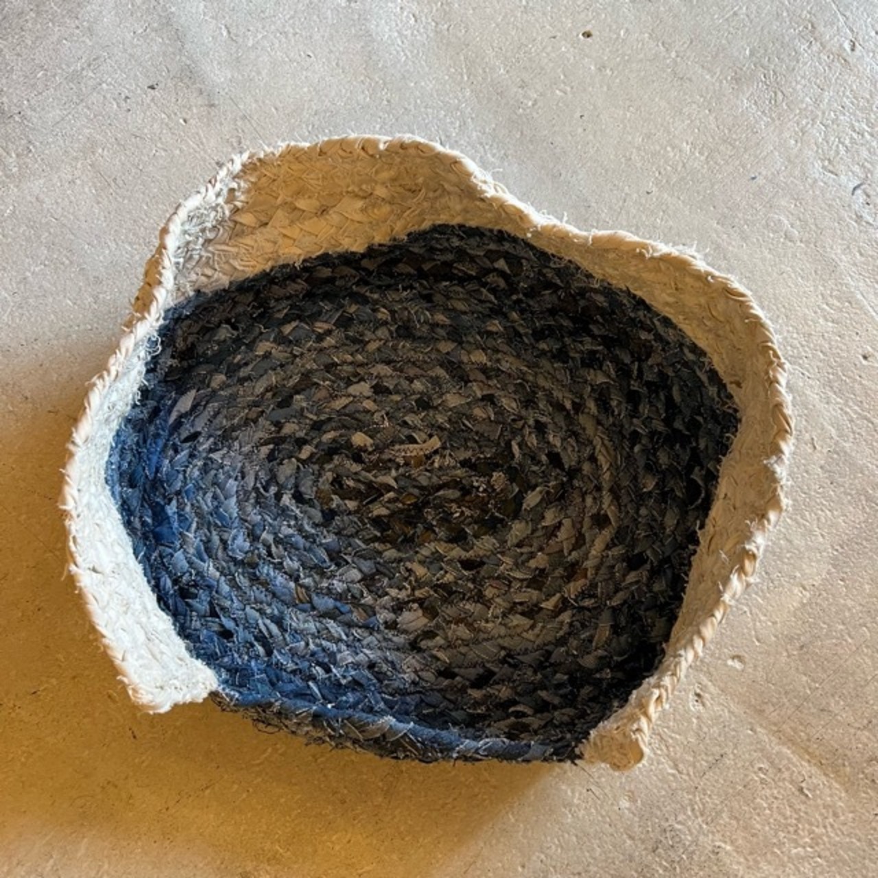 TOPANGA Homefurnishing　Recycled Multicolor Pet Rug  Blue Small　リサイクルマルチカラーペットラグブルー スモールサイズ　デニム　犬　猫　小型犬