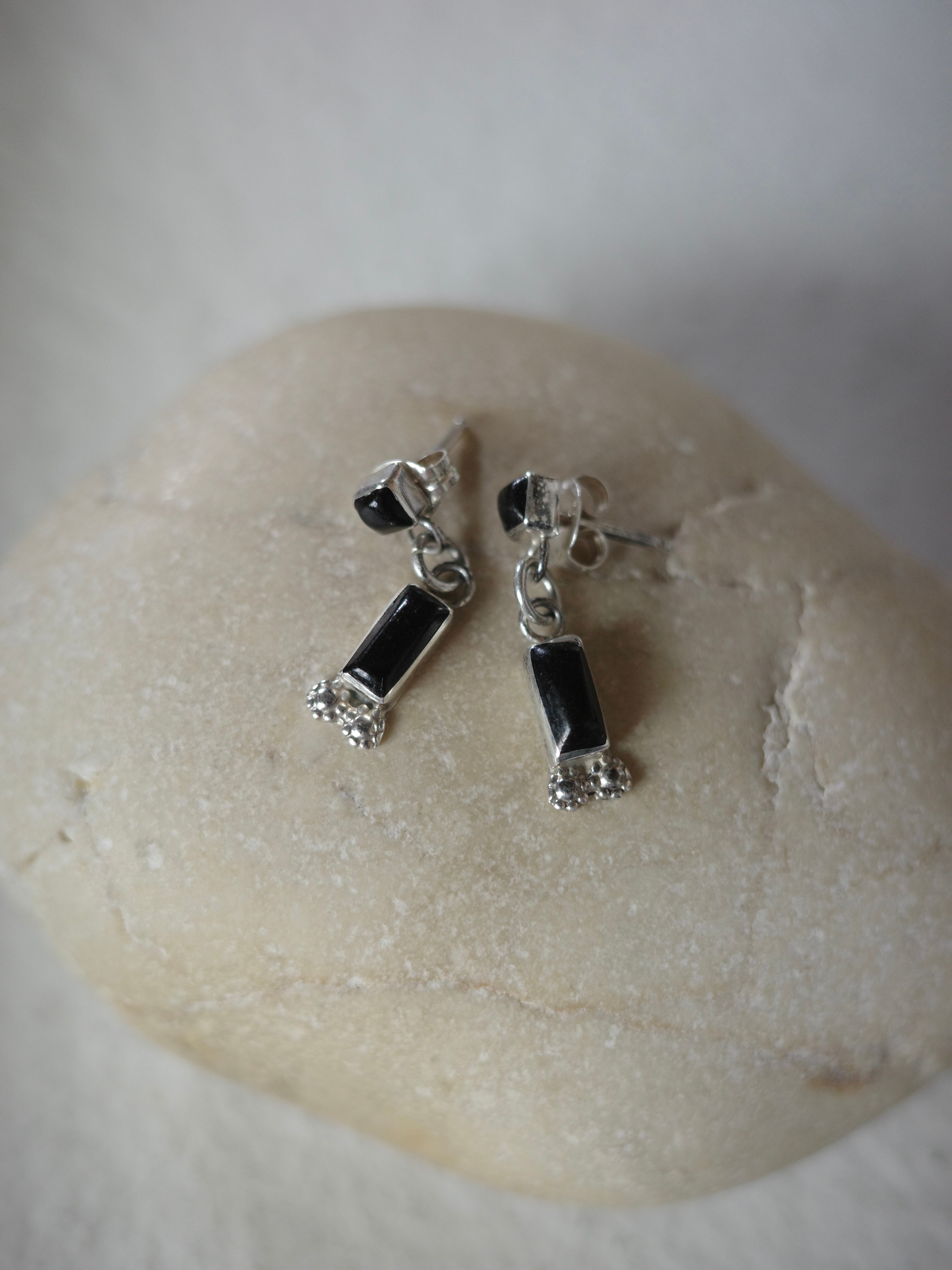 <vintage silver925>petit square onyx pierce