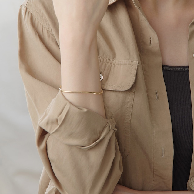 K18パイプ製イエローゴールド ウェーブバングル 【MKY0110B1】