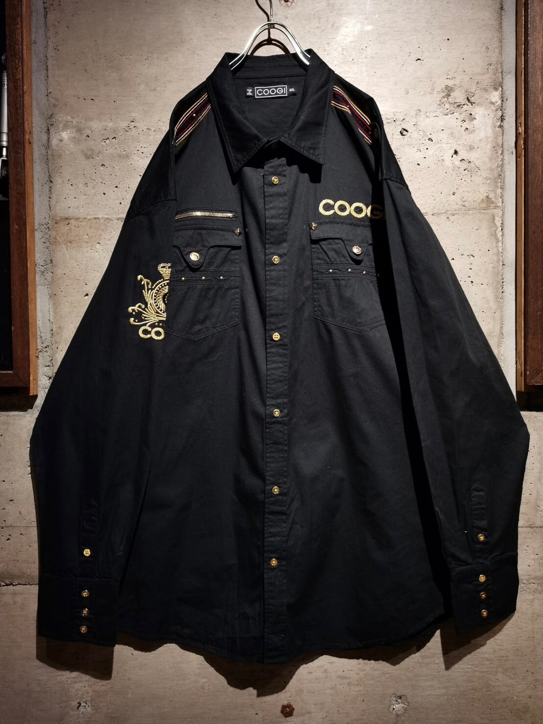 COOGI 刺繍入り ブラック ジップアップジャケット L COOGI 刺繍入り ブラック ジップアップジャケット L COOGI（ジャケット