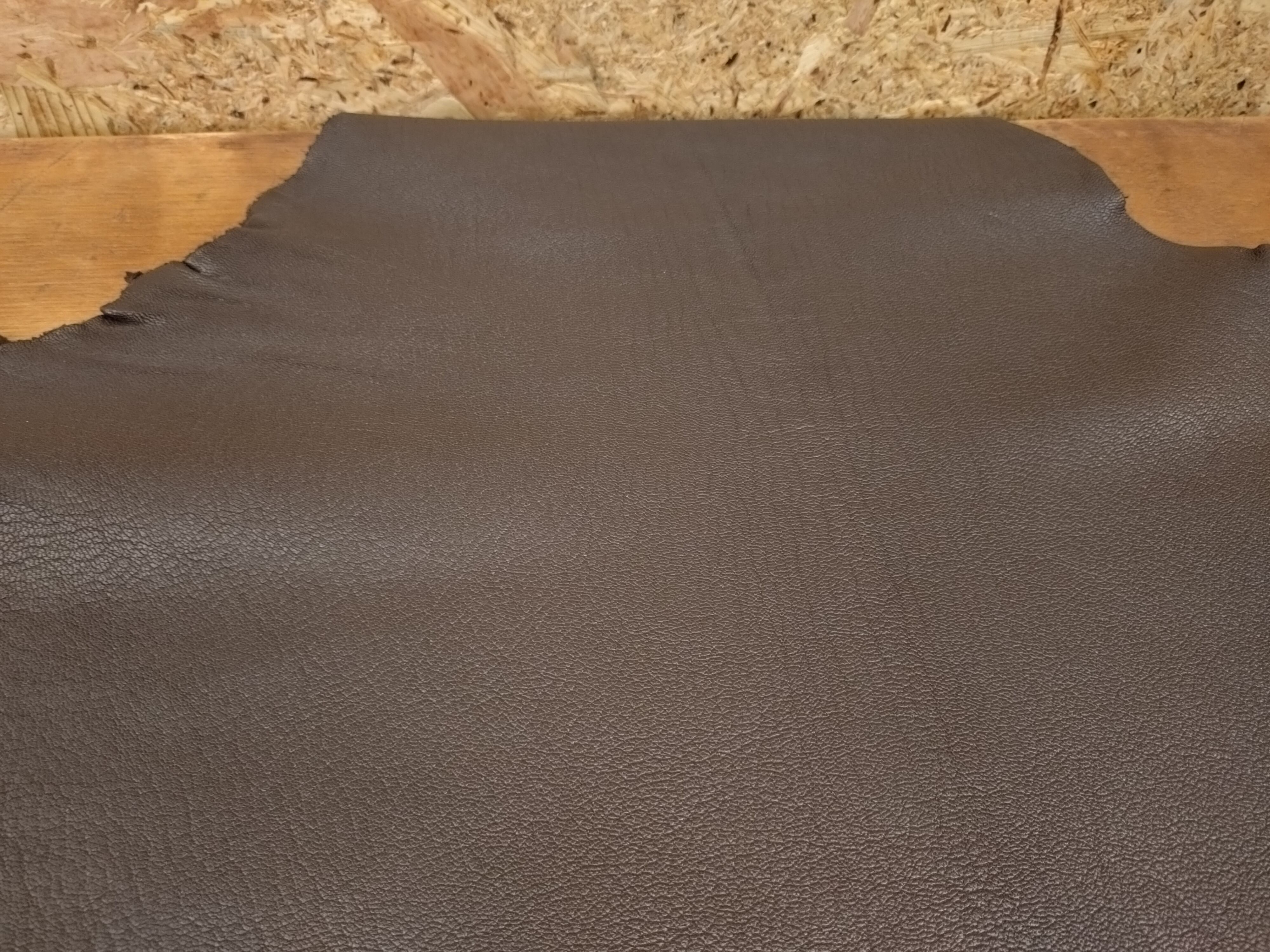 大鼓 皮（大皮） 楽天市場】大太鼓(特大) 赤牛皮 直径45c×高さ46cm エイサー用バチ1本