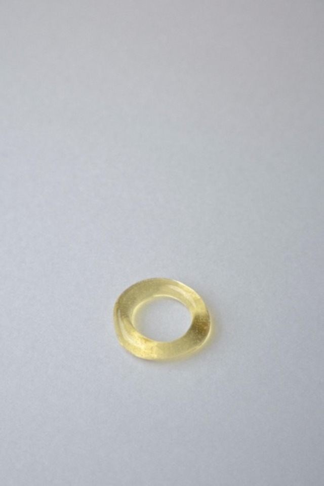 「9号」光を受ける指輪
