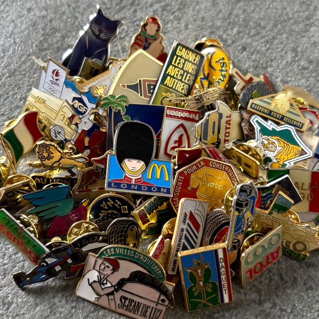50個  フランス雑貨 ヴィンテージ  ピンバッジ ピンズ France pins  Pin badge vintage 古着 通販 リメイク ブローチ  アタッチメント付属 雑貨 2604011-2605027-22