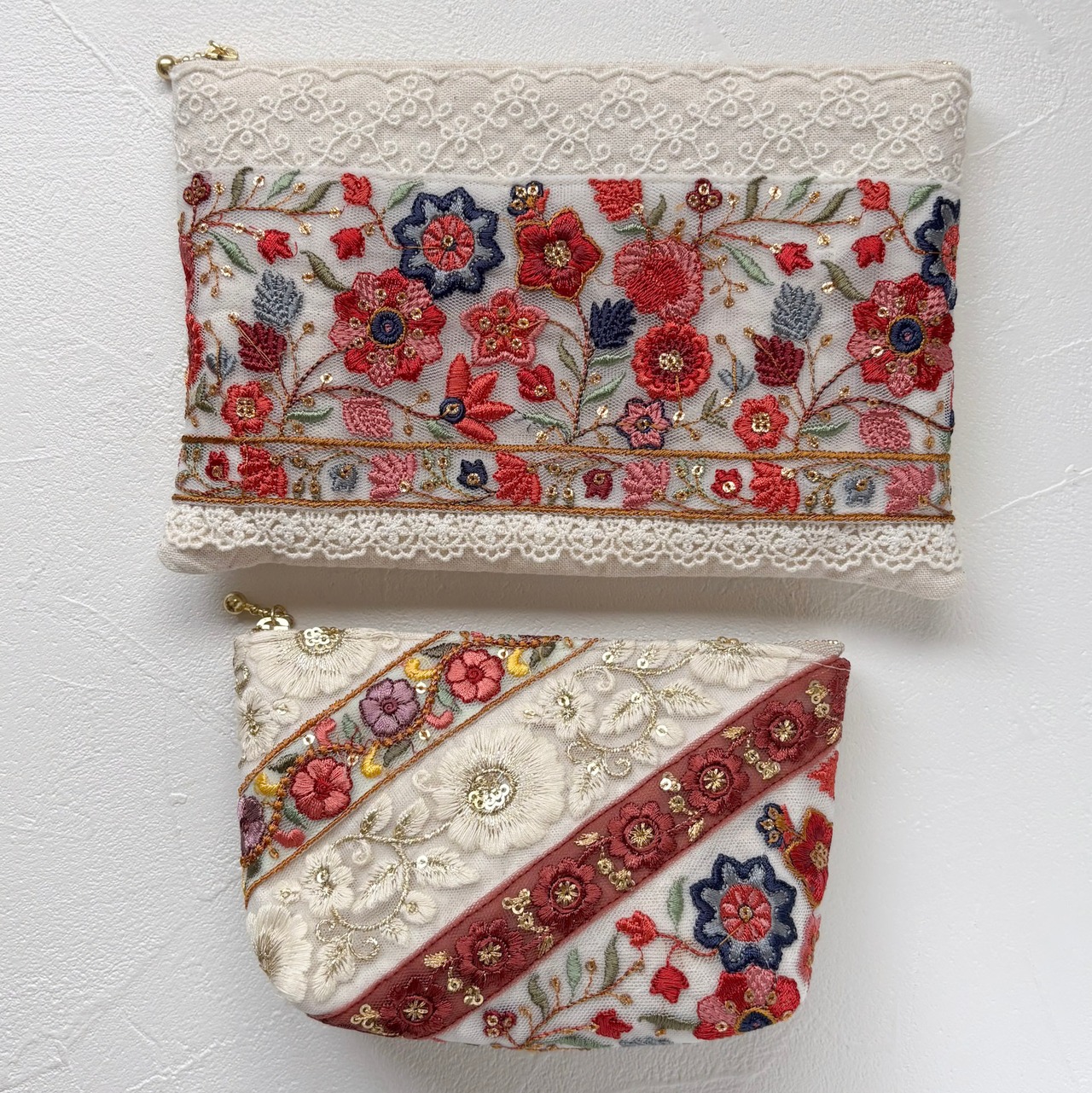 大人のためのインド刺繍ポーチ2点セット｜プチギフトや自分へのご褒美に｜RED×WHITE