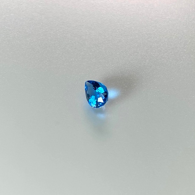 すぴか様　◇アウイナイト◇（蛍光）ドイツ産　0.185ct