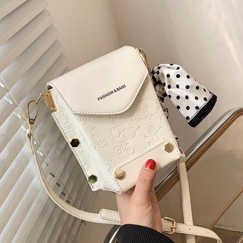 スタイルスカーフ レッド シルク メッセンジャーバッグ Tiancai_Wing_Bag52615607979