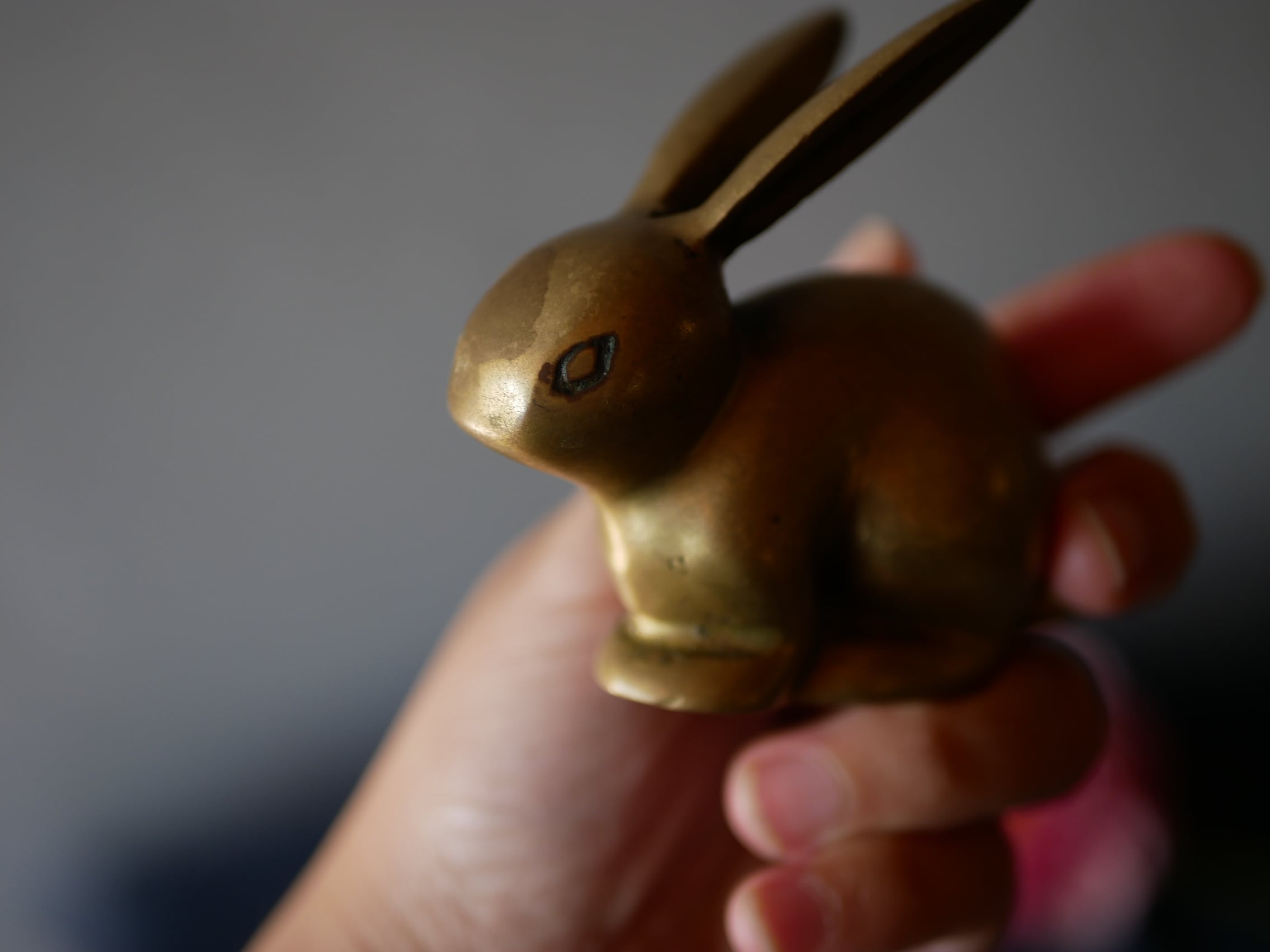 珍品 明治期 古銅 『うさぎとかめ』 兎と亀 置物 文鎮 コレクション 珍品 明治期 古銅 『うさぎとかめ』 兎と亀 置物 文鎮 コレクション