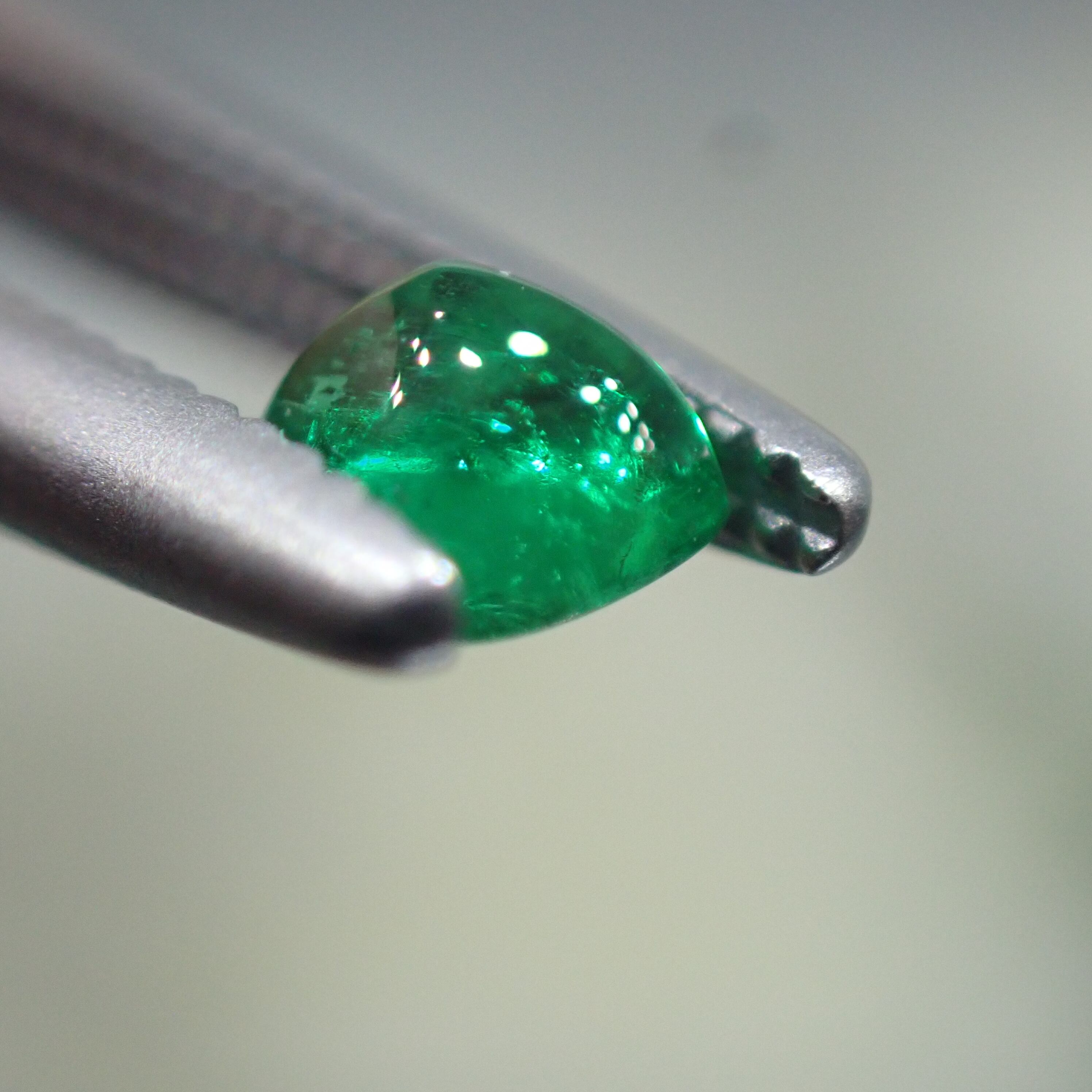 シュガーローフカット☆アフガニスタン産エメラルド 0.15ct | 宝石