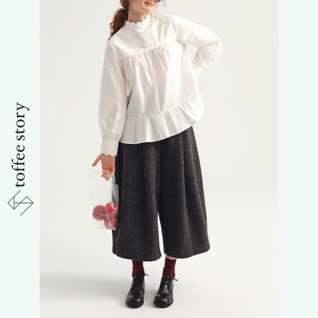 綿雪の朝に咲く、花びらブラウス《P0312》