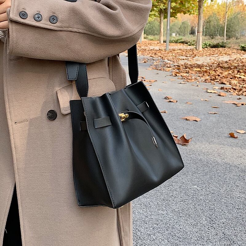 スタンダードオータムウィンター レトロ 秋物 冬物 メッセンジャーバッグ Tiancai_Wing_Bag95822405005