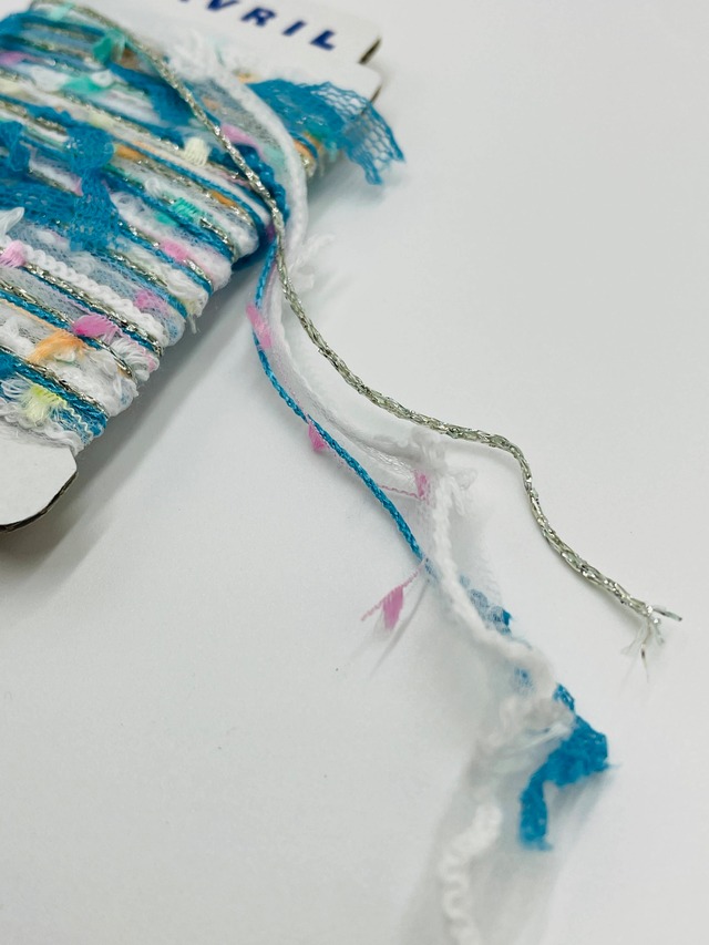 集めたくなる♬楽しい♬可愛い♡『ちょこっと巻きのファンシー糸』AVRILペラコーン255