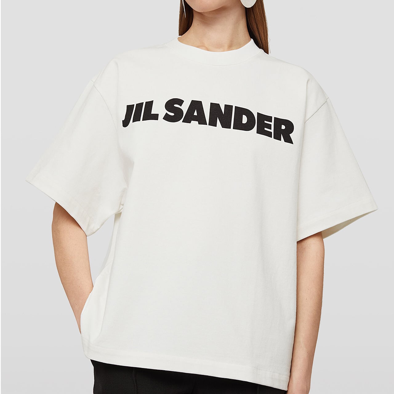 人気のJIL SANDER ジルサンダーロゴTシャツのSサイズとなります