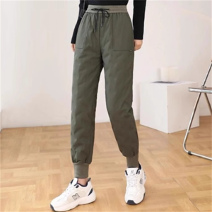 【送料無料】 パンツ 2色 テーパードパンツ ボトム ロング ポケット 厚手生地 かわいい 大人可愛い 大人女子 綺麗 シンプル カジュアル 大人 おしゃれ お洒落 こなれ感 ラフ コンサバ 着痩せ ヘルシー 無地 冬 防寒 30代 40代 レディース 女性用 ママ 授業参観 お出かけ 女子会 お呼ばれ 休日 お茶会 アウトドア 着回し 普段使い ファッション 楽ちん 体型カバー プチプラ 定番 デイリーユース オーバーシルエット   ブラック グリーン ベイクドカラー モノトーン