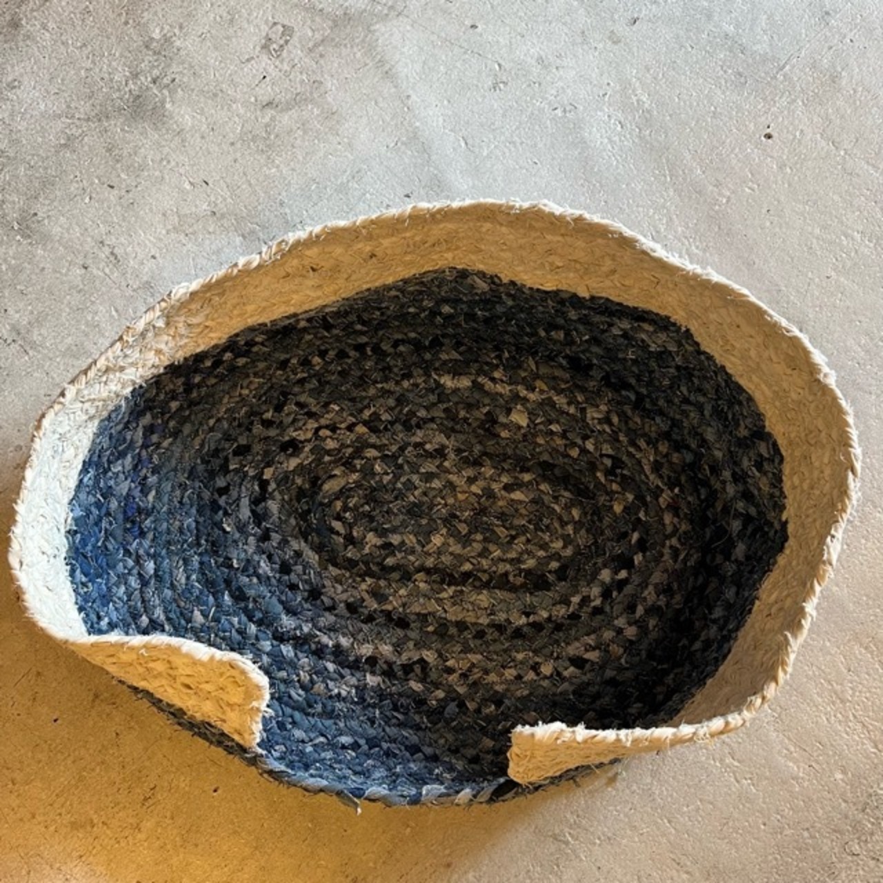 TOPANGA Homefurnishing　Recycled Multicolor Pet Rug  Blue Large　リサイクルマルチカラーペットラグブルー  ラージサイズ　デニム　犬　猫　中型犬 大型犬