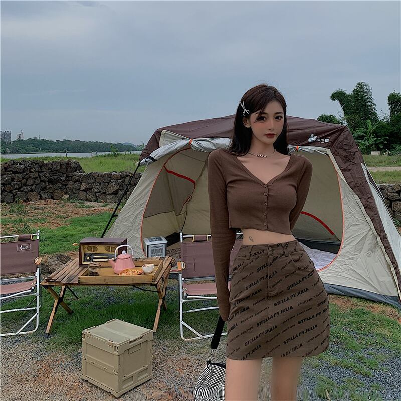 ウエスタンスタイルの年齢を減らすニットトップスとスカートのツーピース女性2020年秋新しいスタイルのファッション気質スーツ ブラックストロベリース55032712949