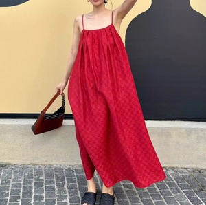 ロングワンピース キャミワンピース レディース ワンピース ロング マキシ 袖なし キャミソール ストレート かわいい 大人可愛い 上品 おしゃれ ラフ ルーズ 存在感 ラブリー キュート ロマンティック 無地 春 夏 秋 ロングシーズン デート お出かけ リゾート 海 プール ビーチ 女子会 休日 バカンス ショッピング コンサート ライブ お花見 カフェ ランチ 楽ちん 体型カバー プチプラ 普段使い 着回し モテ インスタ映え S M L 小さいサイズ 大きいサイズ レッド 大人カラー