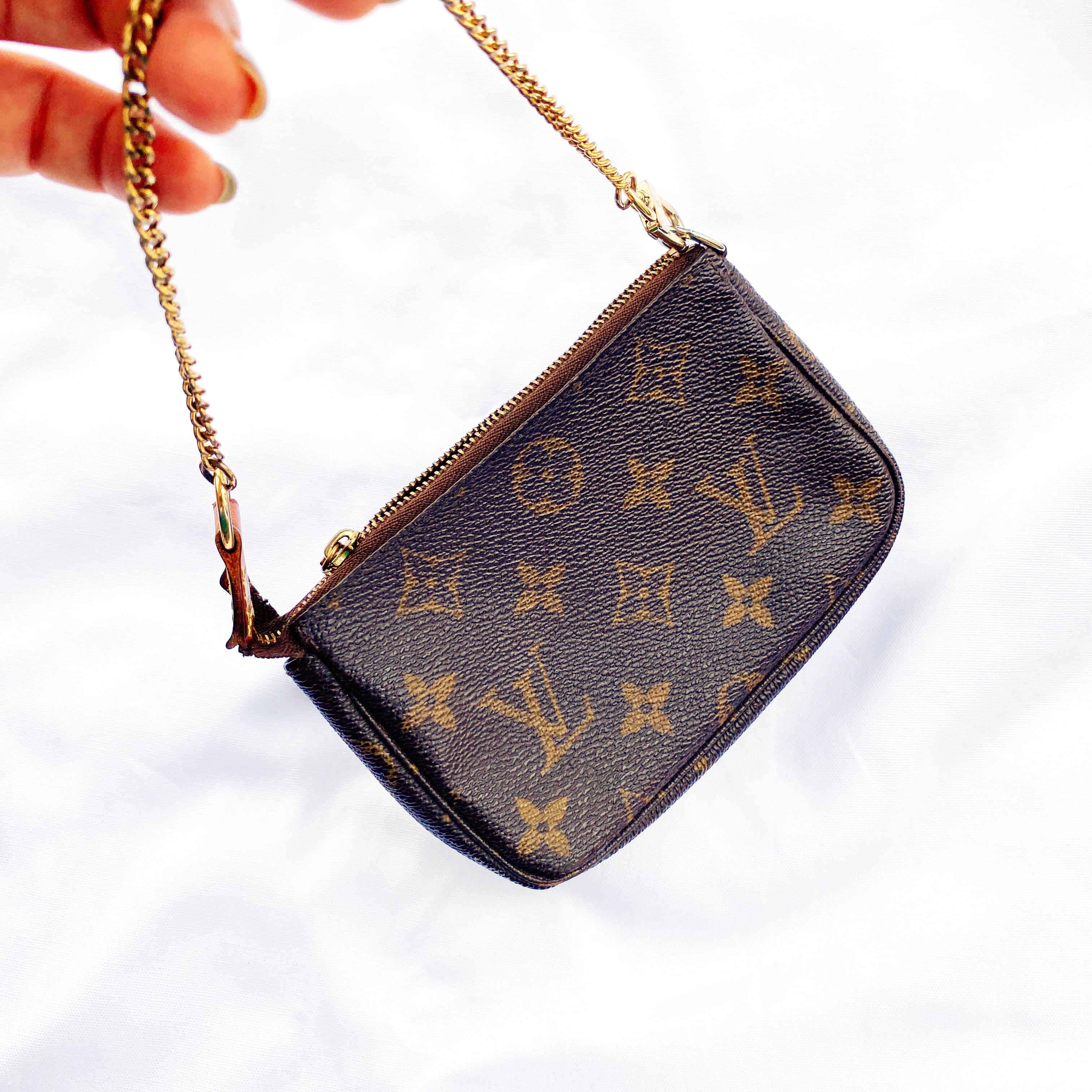 Louis Vuitton モノグラム アクセソワール ミニ チェーン付き ポーチ