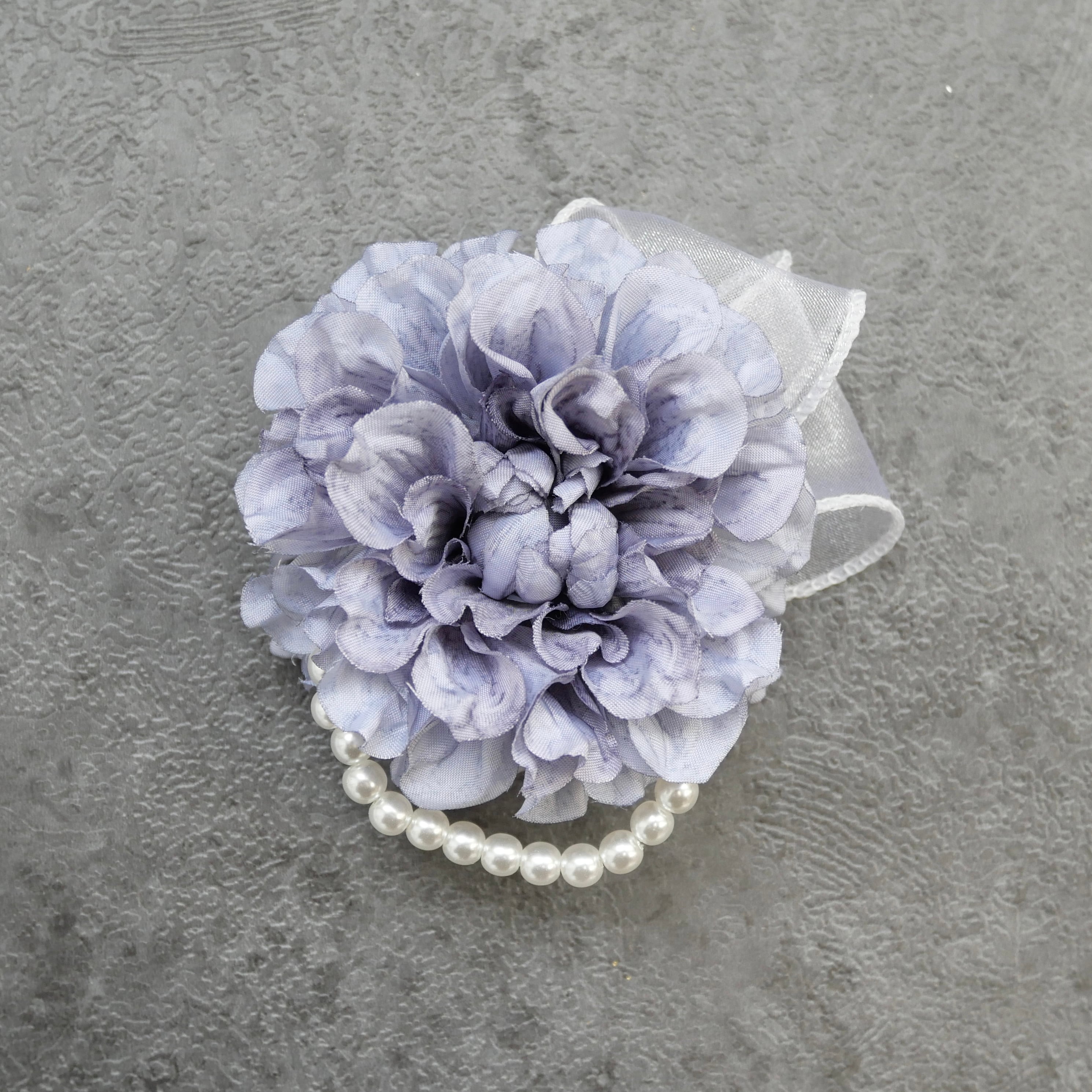 艶めくパールとリボンのコサージュ♡ブルーグレー