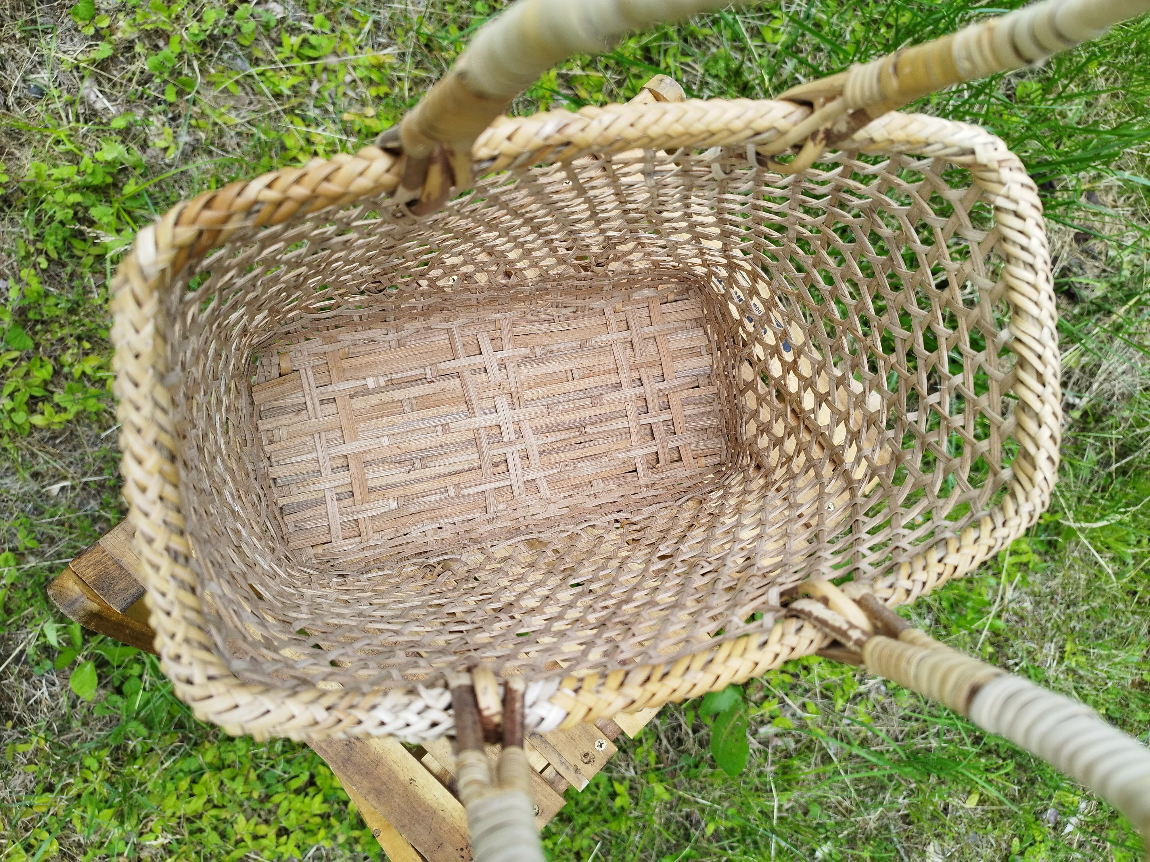 タイチェンマイの伝統的編みかご　2点　籐/ラタン /竹 タイチェンマイの伝統的編みかご 2点 籐/ラタン /竹 タイチェンマイの伝統