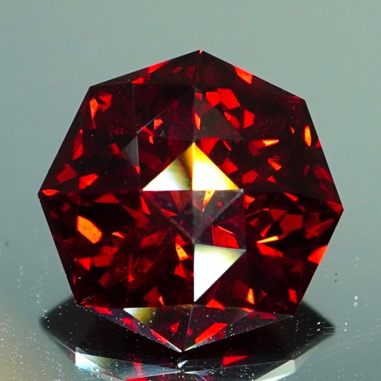 【SIGNATURE】Star Rose Cut™️ 2.45ct Natural Garnet