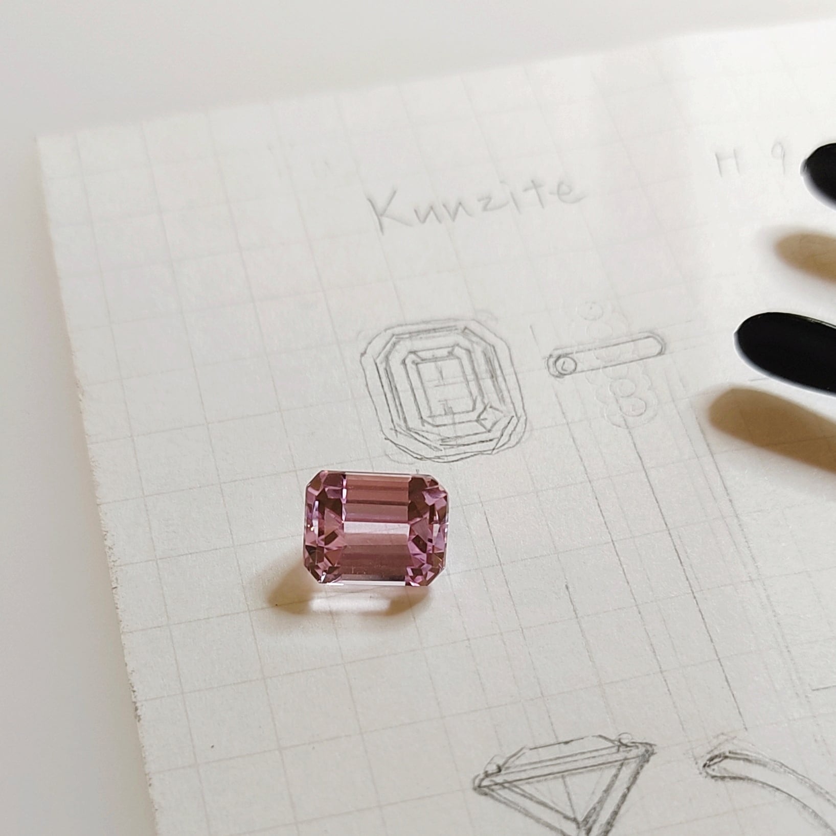 ブラジル産クンツァイト・ルース 3.16ct 9x7mm エメラルドカット