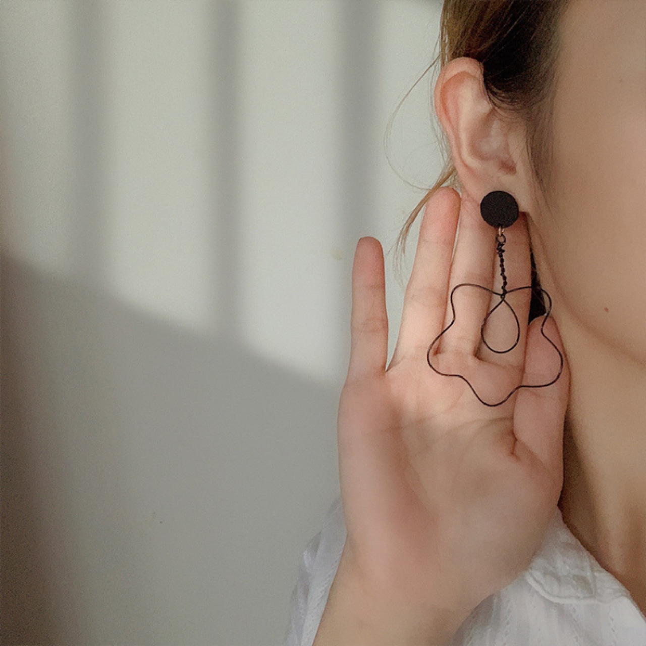 flower line simple earrings J00101