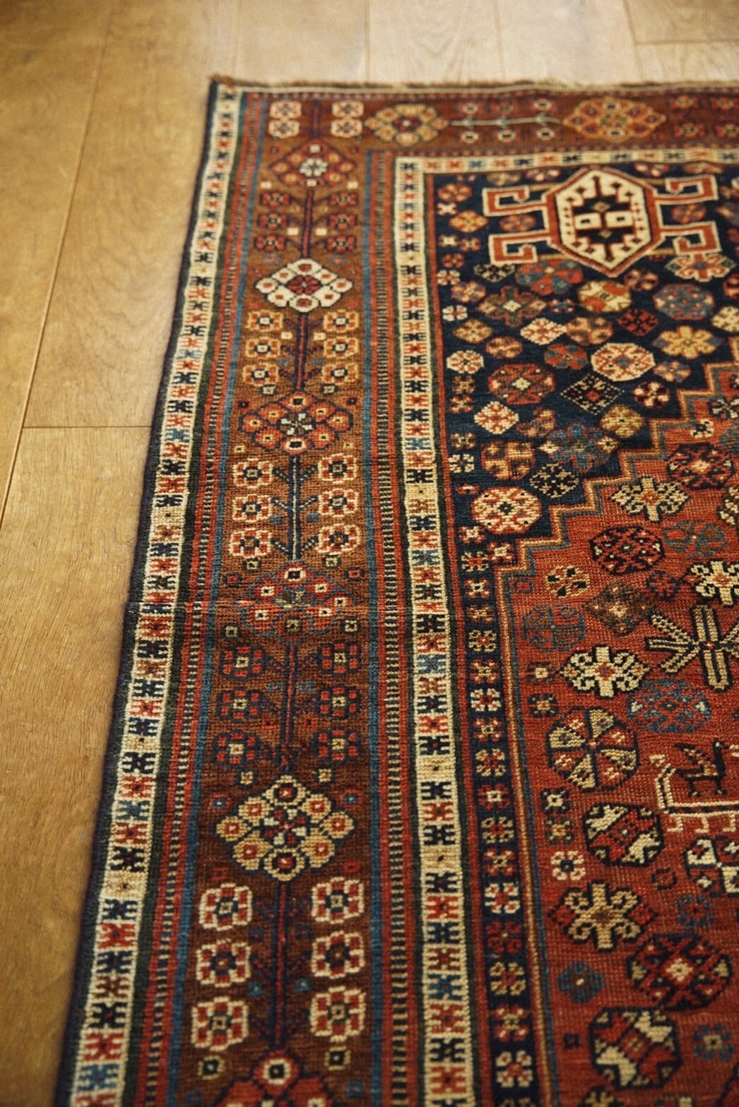 1031 -Antique Khamse rug | 手織りのヴィンテージラグ専門店 | Bahr