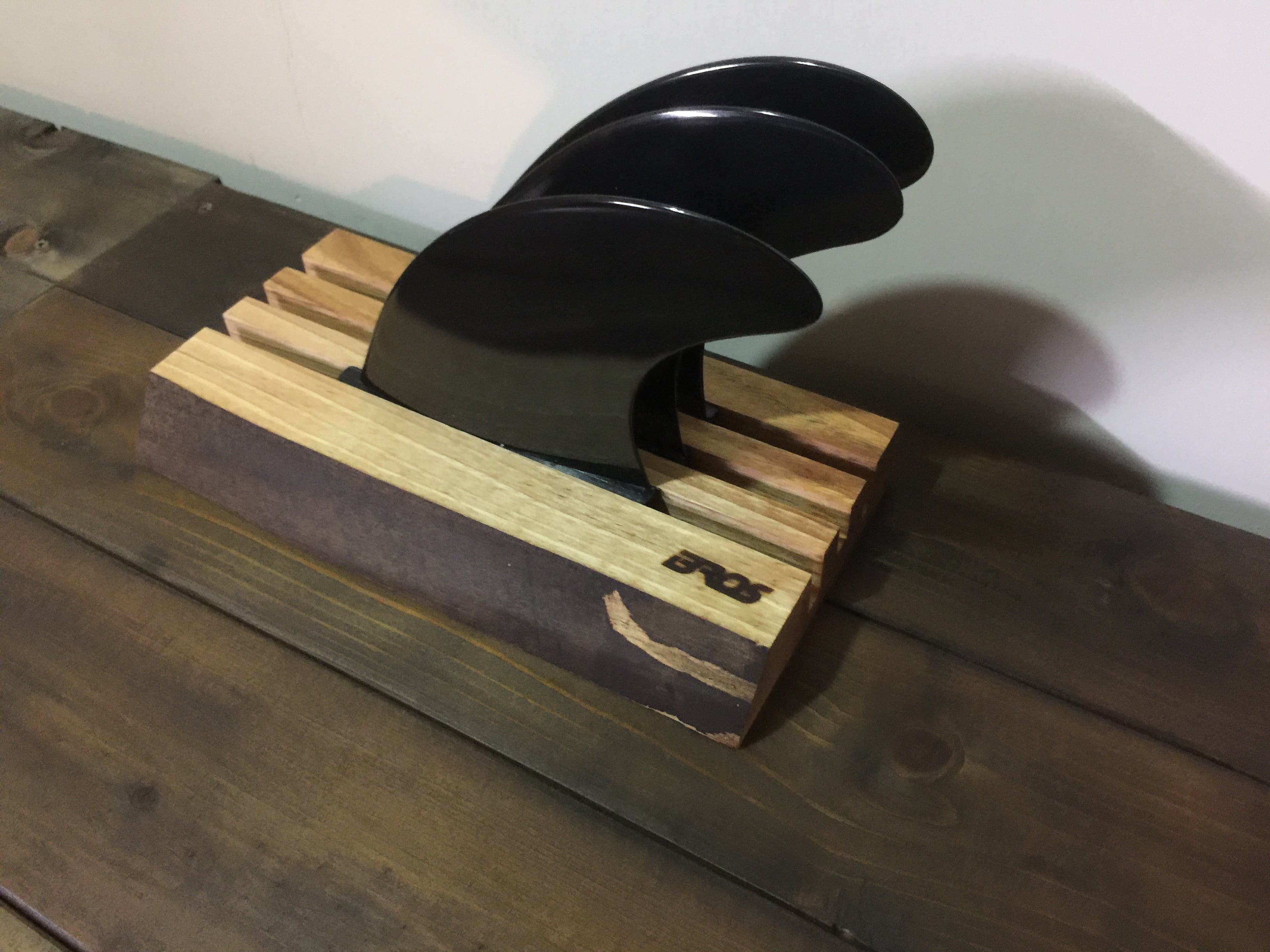 天然無垢材futuresフィンスタンド type-Fu3W2(胡桃/Walnut