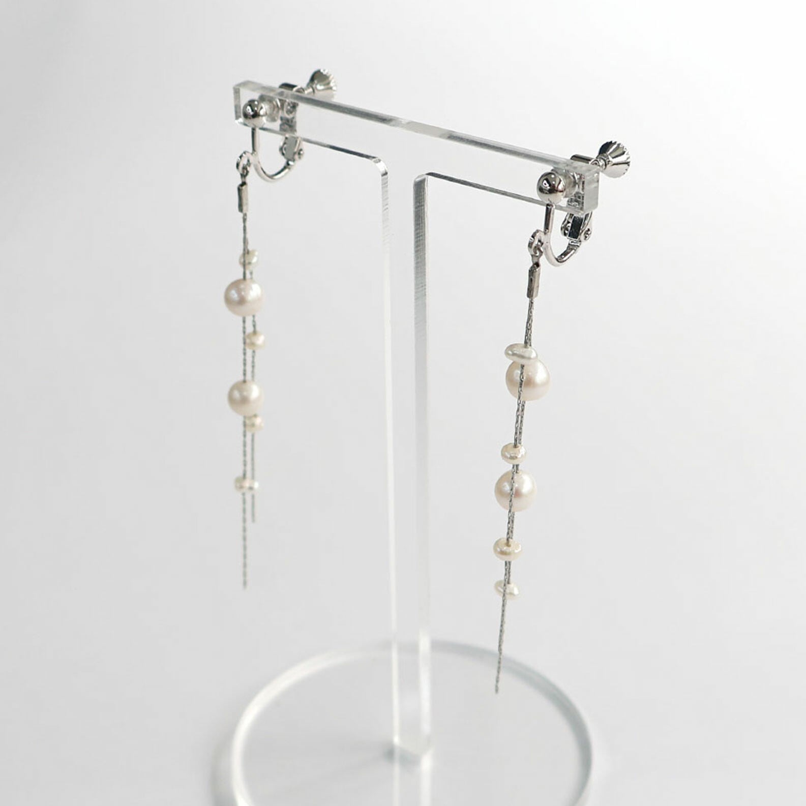 淡水パール　2連　ロングチェーン　ドロップイヤリング　スウィング　アクセサリー　華奢　韓国製