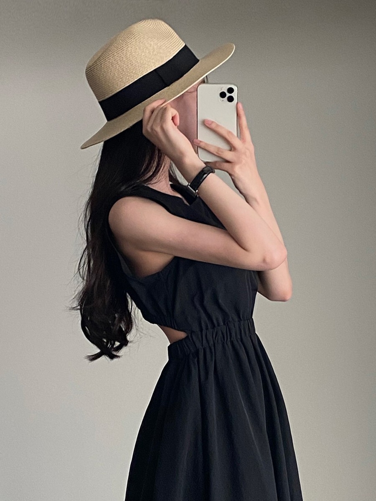 バックオープンノースリーブワンピース D1335