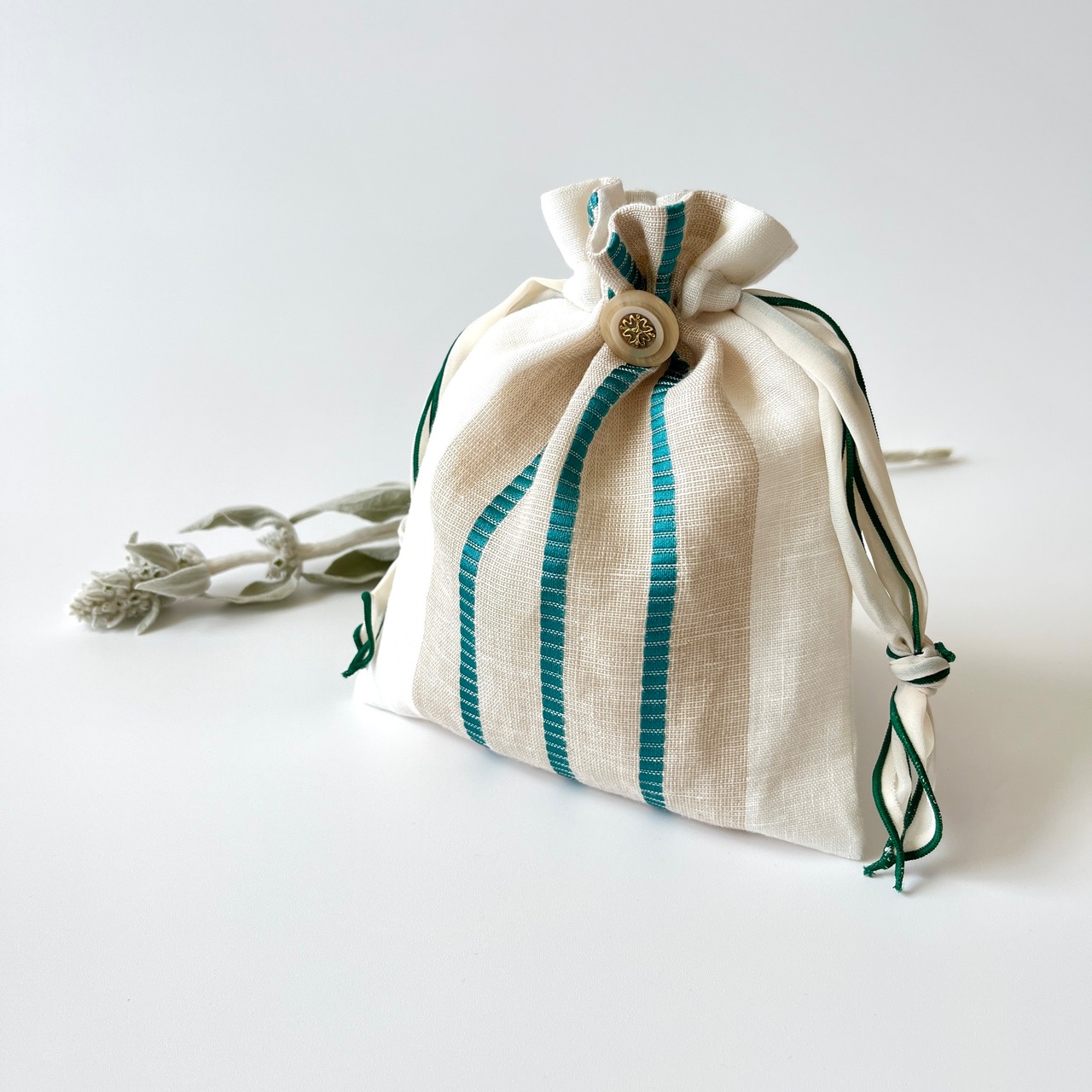 【エクリュ×エメラルドライン】リネン×ジョーゼット生地のリボン巾着・画像9