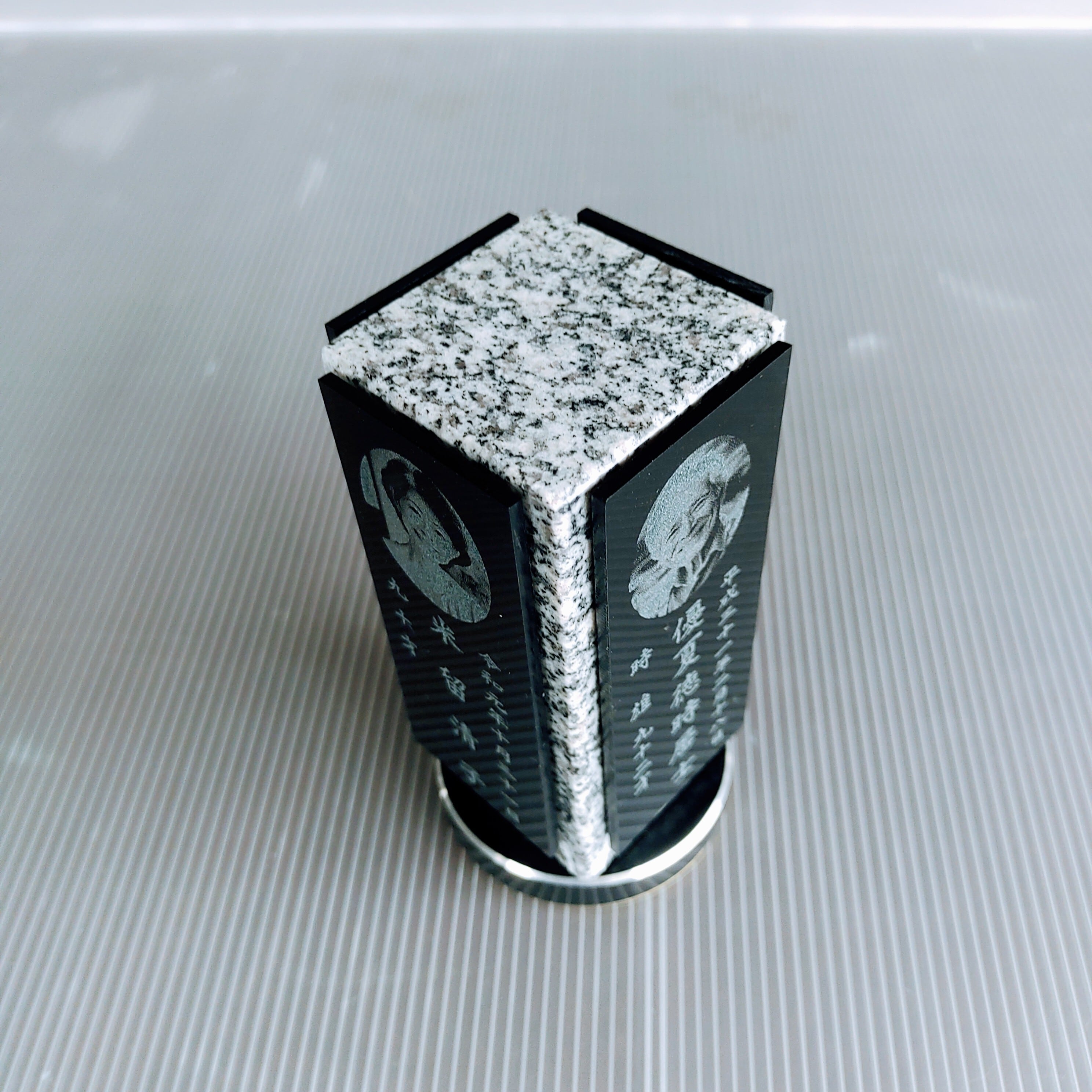 回転位牌 4人用悠想天回 4R50A白 4名様分