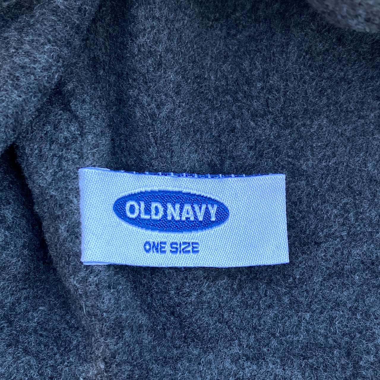 OLD NAVY BORDER KNIT BEANIE - GRAY / BLACK / RED