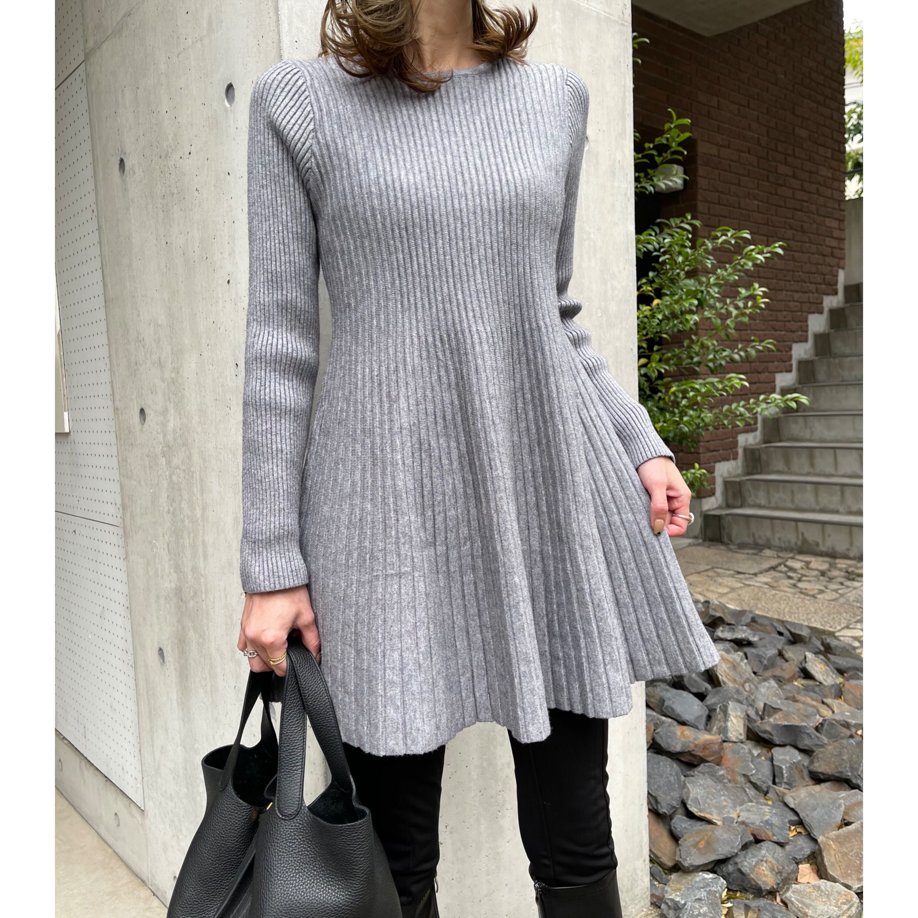 リブフレアニットトップス