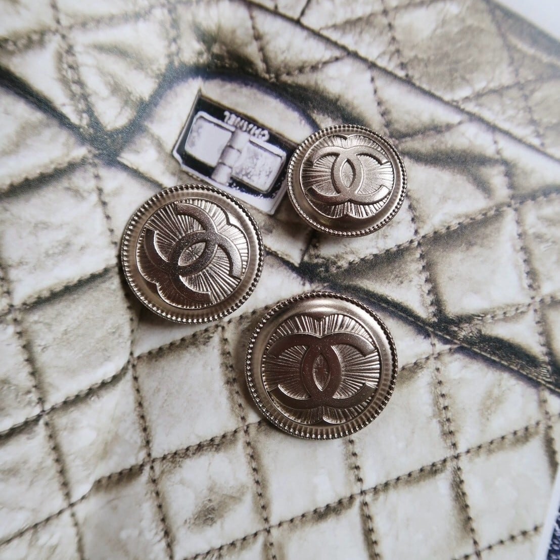 VINTAGE CHANEL BUTTON】ココマーク ゴールドボタン 25mm C-26073