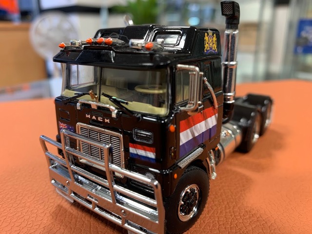 WSI　1/50　MACK F700 6X4 | LEFT-HAND DRIVE  PREMIUM LINE