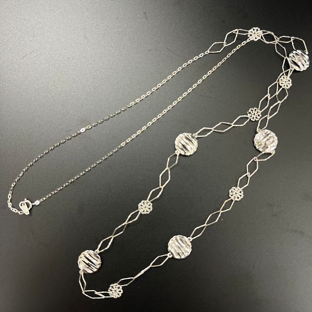 CHN00070【日本の作品】K18WG 超ロング 透かし カット デザイン チェーン ネックレス 70㎝ 軽やかでスタイリッシュなチェーンネックレス