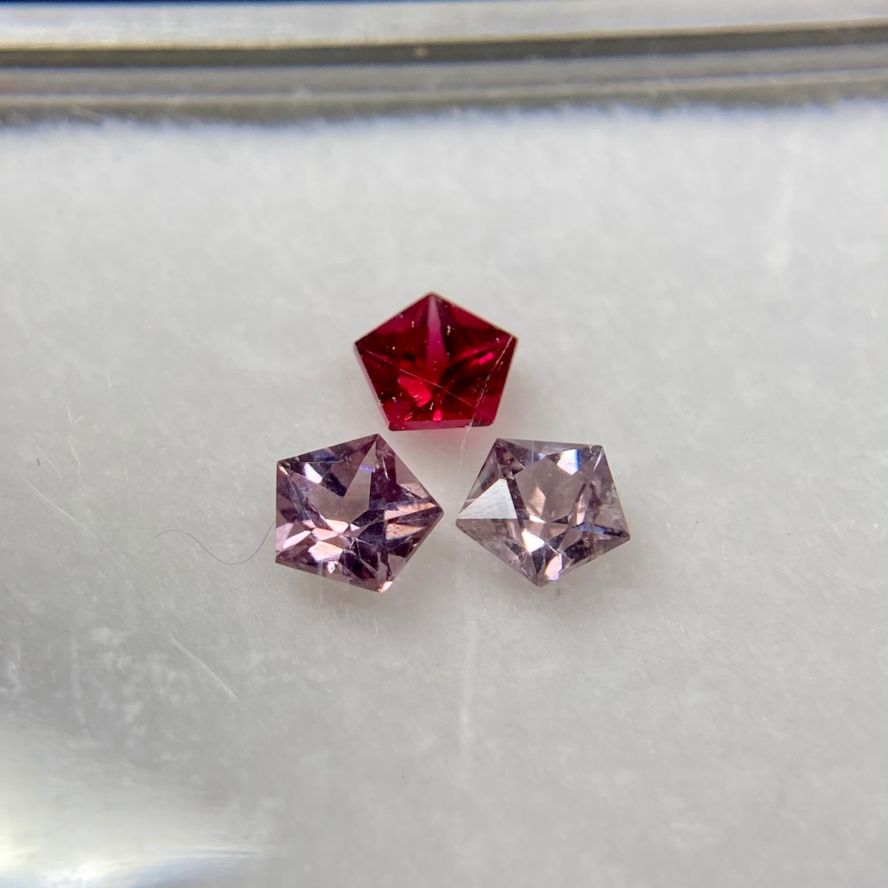 【抽選販売】スピネル 星のブローチ 3点セット　約3.5mm No.3-9