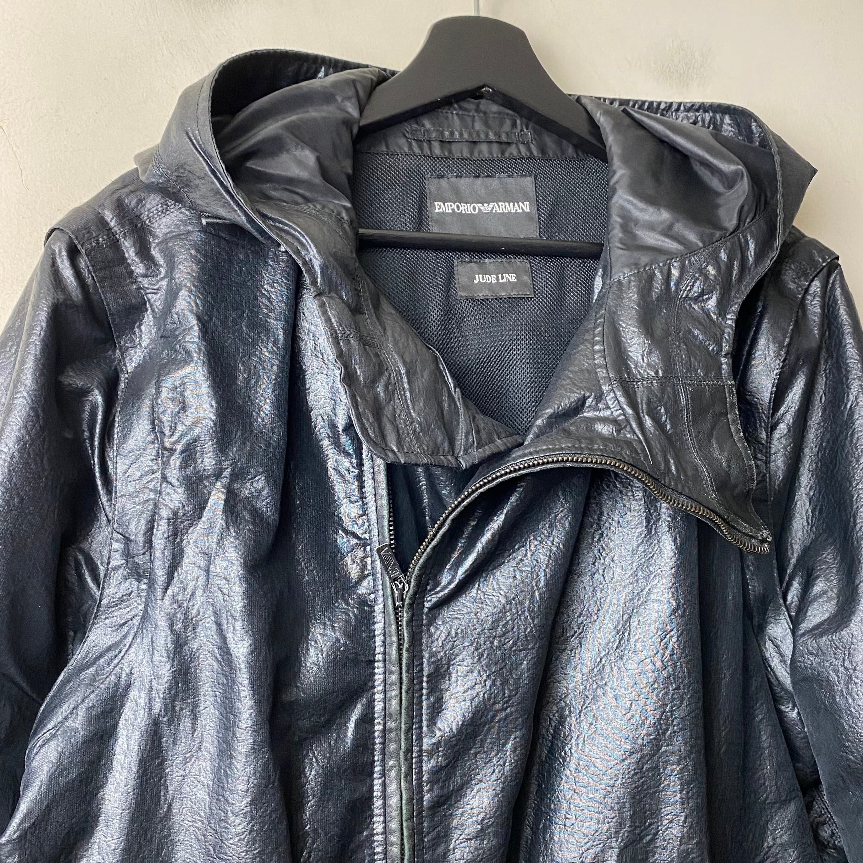 EMPORIO ARMANI detachable sleeves 2way riders hoodie | NOIR ONLINE