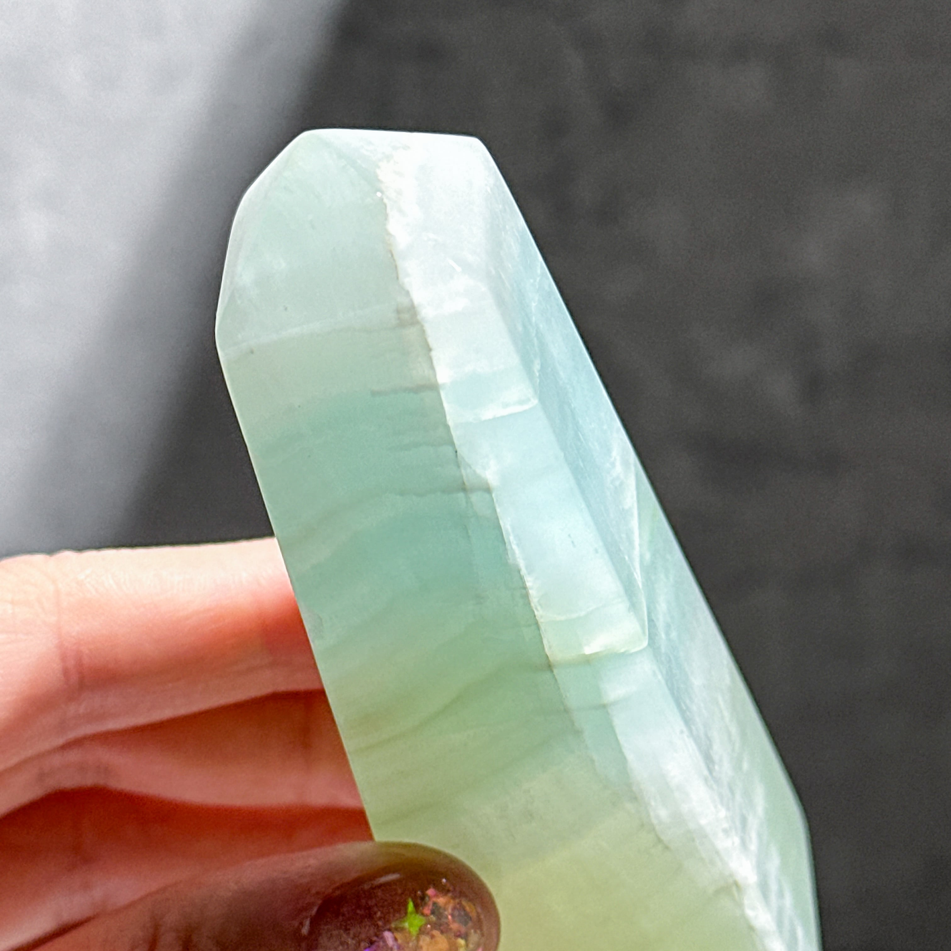 ピスタチオカルサイト タワー22◇Pistachio Calcite◇天然石・鉱物