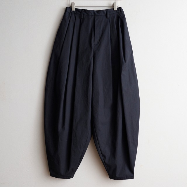 TENNE HANDCRAFTED MODERN テンハンドクラフテッドモダン  3TUCK TAPERED PANTS　NAVY