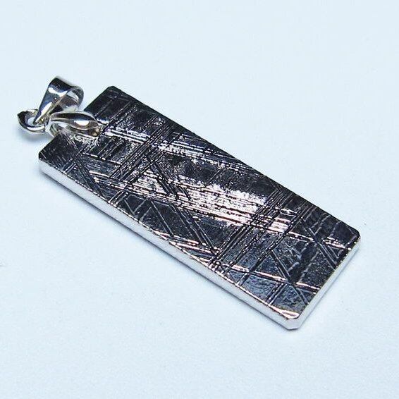 ギベオン ペンダント 隕石 メテオライト 一点物 おまかせ便 112-13455