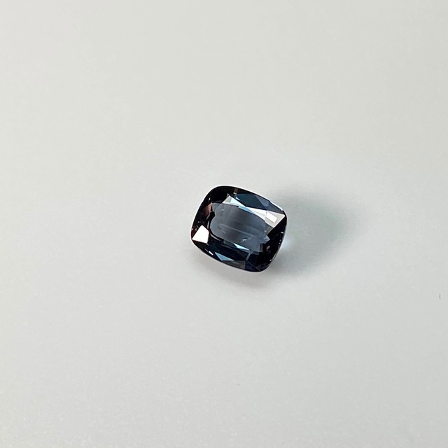 ⁂天然⁂　◇カラーチェンジガーネット◇　0.823ct 　ベキリーブルー