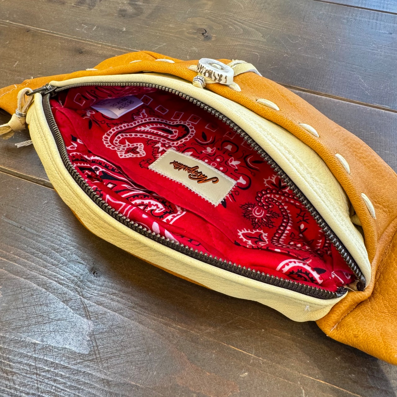 ナスングワム×アーリーモーニング【Nasngwam×Early Morning】DEARSKIN LARGE BODY BAG (camel) - 3