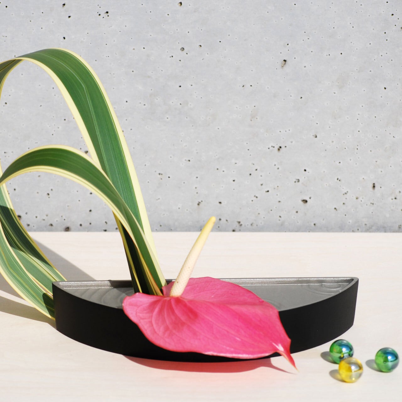 生け花におすすめの花器》雫影HANGETSU｜銀雅堂 | 生活を楽しむ専門店