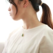 翡翠ラフカットシリーズペンダントトップ K10YG rough moss green A貨翡翠 jd_pt1267
