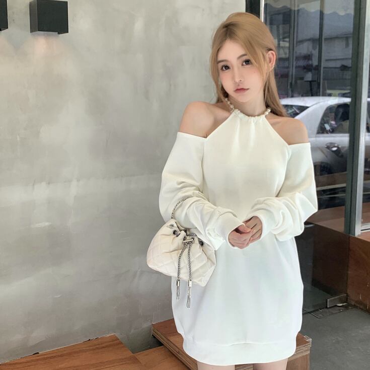 ホルターネック で 美シルエット パール 肌見せワンピ デザイン ミニ丈ワンピ ミニワンピ ワンピース 肩見せ カジュアル セクシー Lamitte Deco トレンド 韓国ファッション ショップ Base店