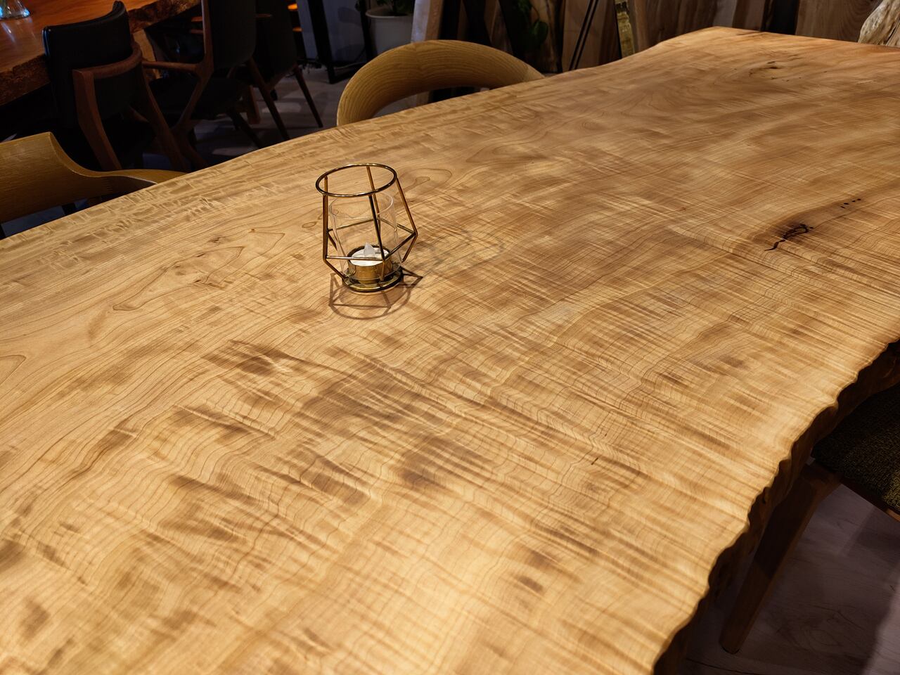 ≪青山店≫白栃（トチ） 全面杢 一枚板 2200×840-910×60 221267 | 千年