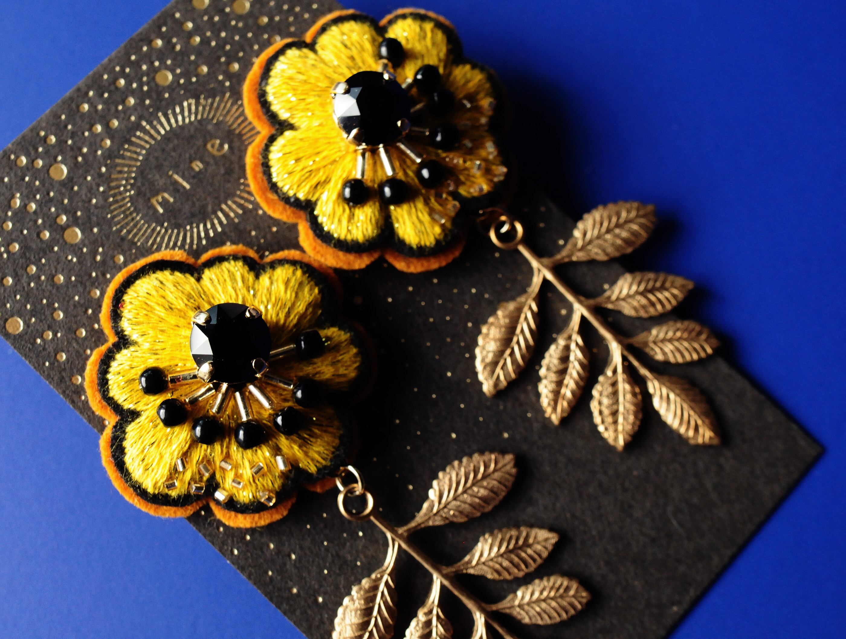 < No Name ~名前のない花~ >『 Mustard Yellow 』ピアス